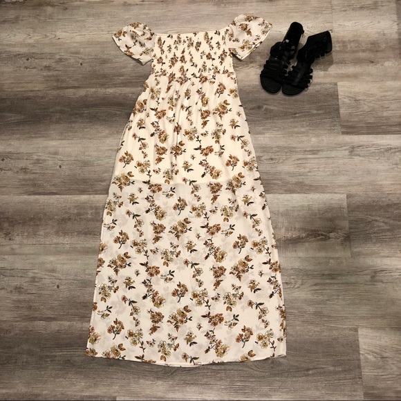 Socialite Shoulder Maxi Dress - Picture 8 of 8